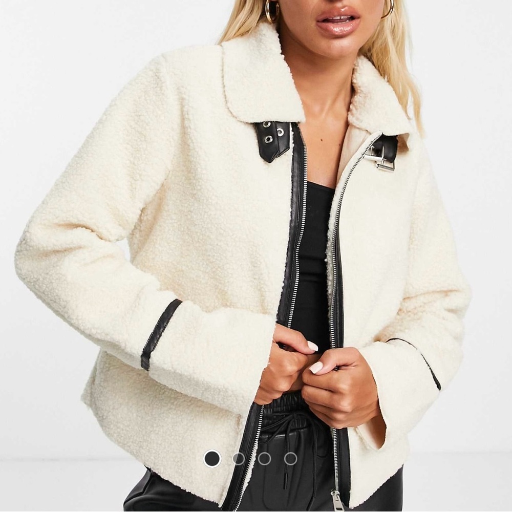 NWOT Threadbare cream zip up jacket w/ faux leather lining. Size USA 6